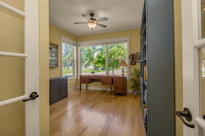 10709 Kingsfield Ln, Woodbury, MN 55129