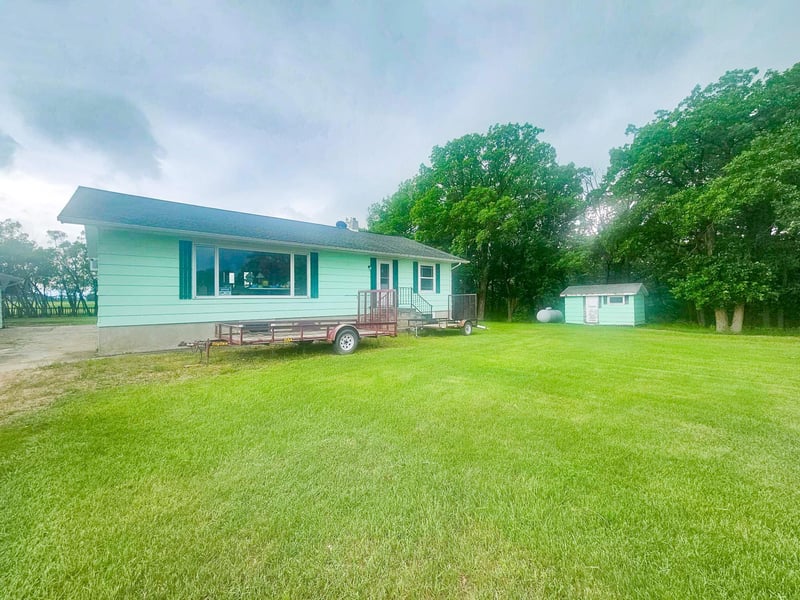 2617 State Highway 175, Hallock, MN 56728