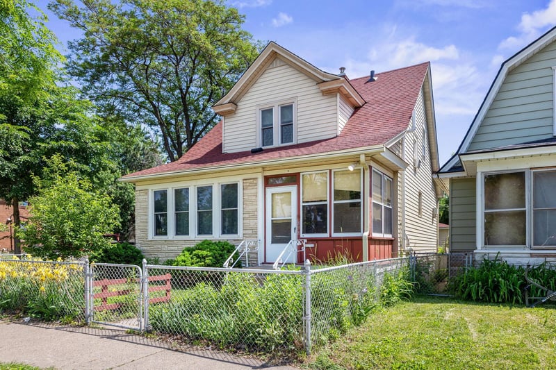 898 Western Ave N, Saint Paul, MN 55117