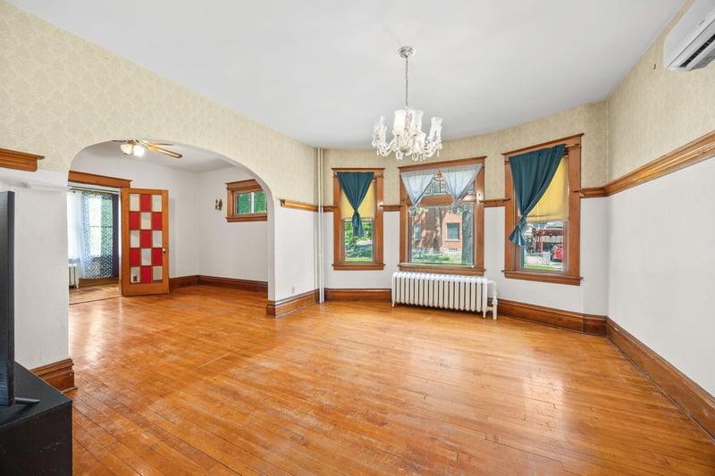 898 Western Ave N, Saint Paul, MN 55117