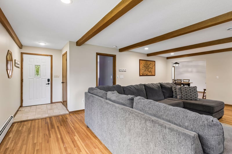 1461 N Arm Dr, Mound, MN 55364
