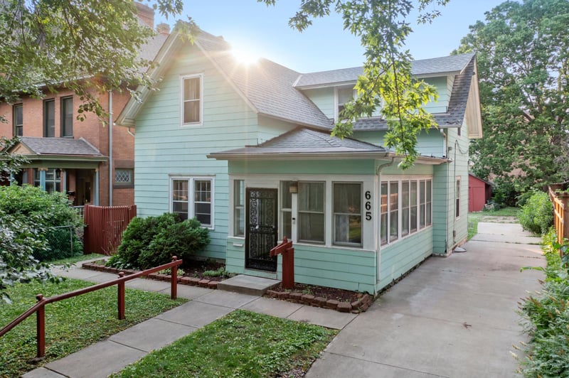 665 5th St E, Saint Paul, MN 55106