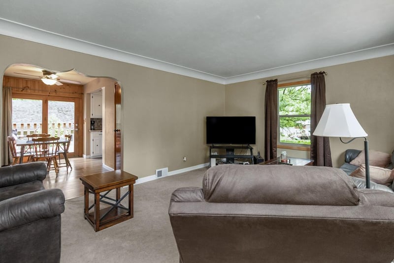 2087 Eldridge Ave E, North Saint Paul, MN 55109
