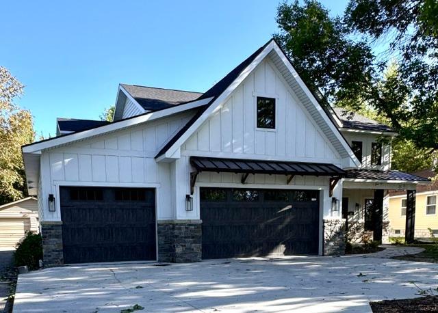 305 Shorewood Dr, International Falls, MN 56649