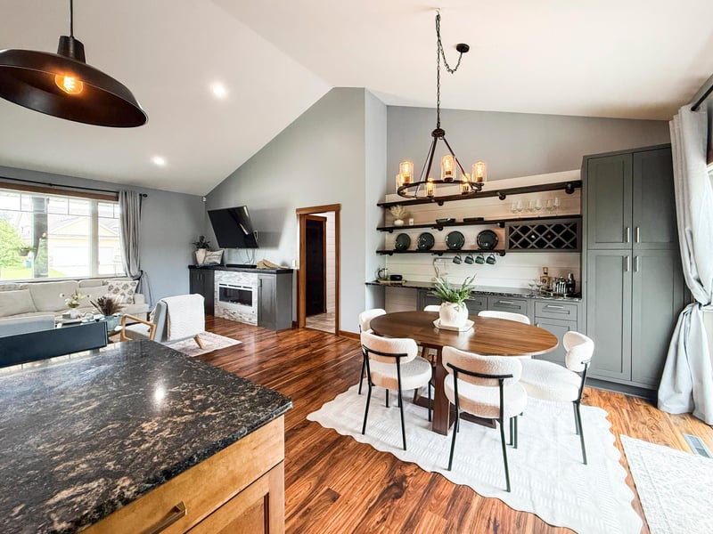 3927 Stone Point Dr NE, Rochester, MN 55906