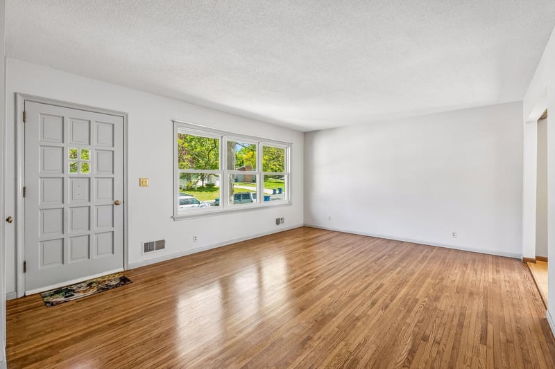 2350 Wells Wood Curve, Bloomington, MN 55431