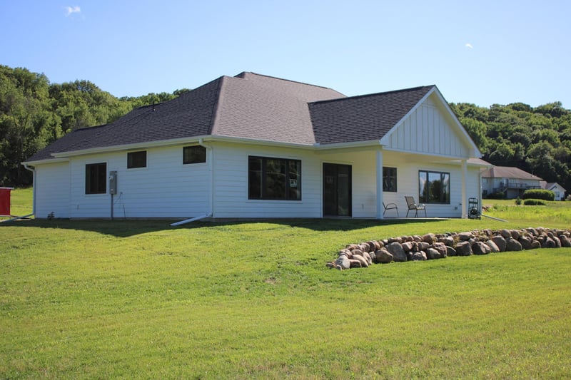 1720 High Tail Ln, Mankato, MN 56001