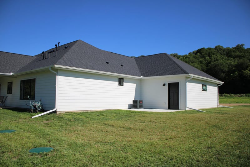 1720 High Tail Ln, Mankato, MN 56001
