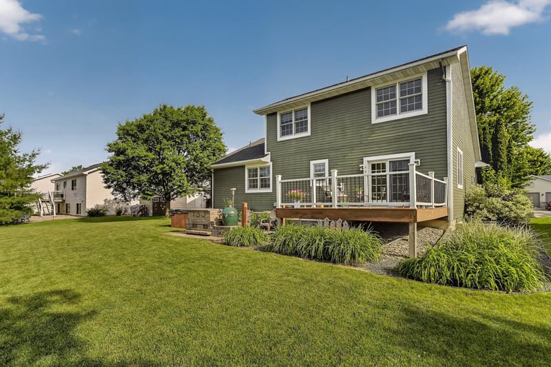 1415 Cottage Ln SE, Owatonna, MN 55060