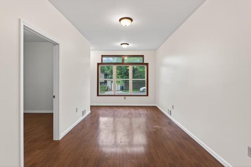 1067 Wilson Ave, Saint Paul, MN 55106
