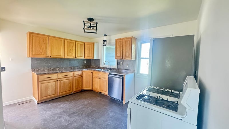 723 3rd St SE, Barnesville, MN 56514