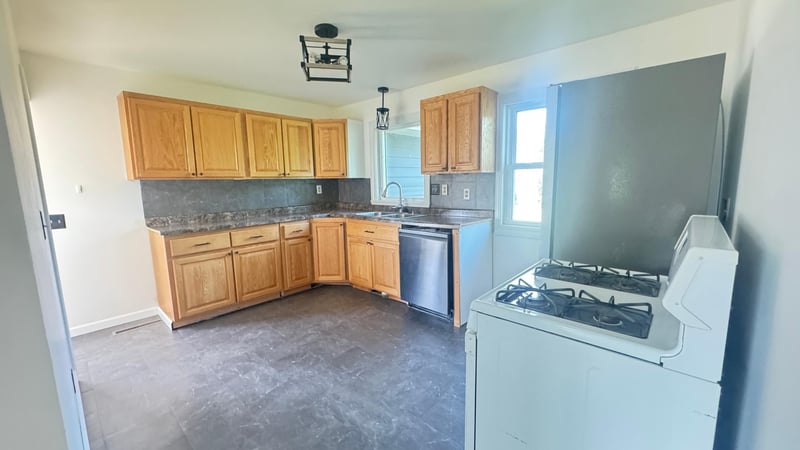 723 3rd St SE, Barnesville, MN 56514