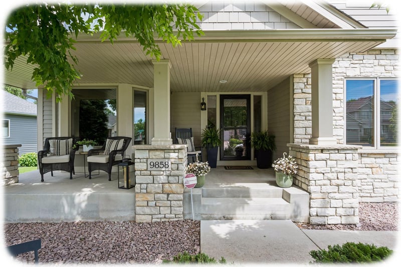 9858 Vagabond Ln N, Maple Grove, MN 55311