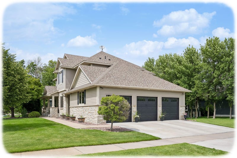 9858 Vagabond Ln N, Maple Grove, MN 55311