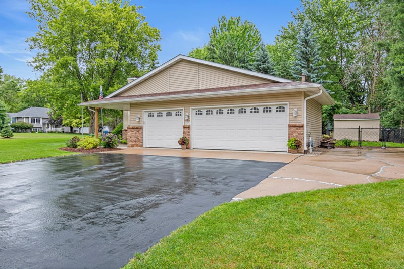 7170 Grangeview N, Centerville, MN 55038