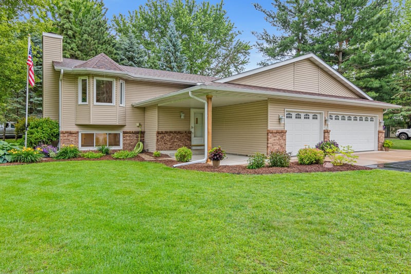 7170 Grangeview N, Centerville, MN 55038