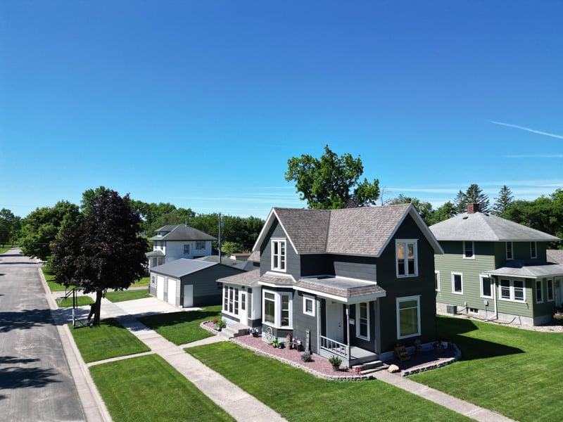601 E Depue Ave, Olivia, MN 56277