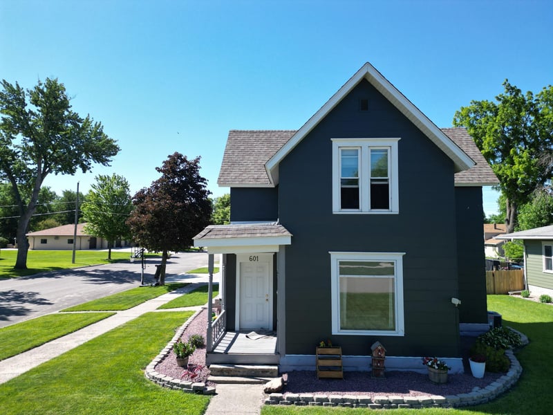601 E Depue Ave, Olivia, MN 56277