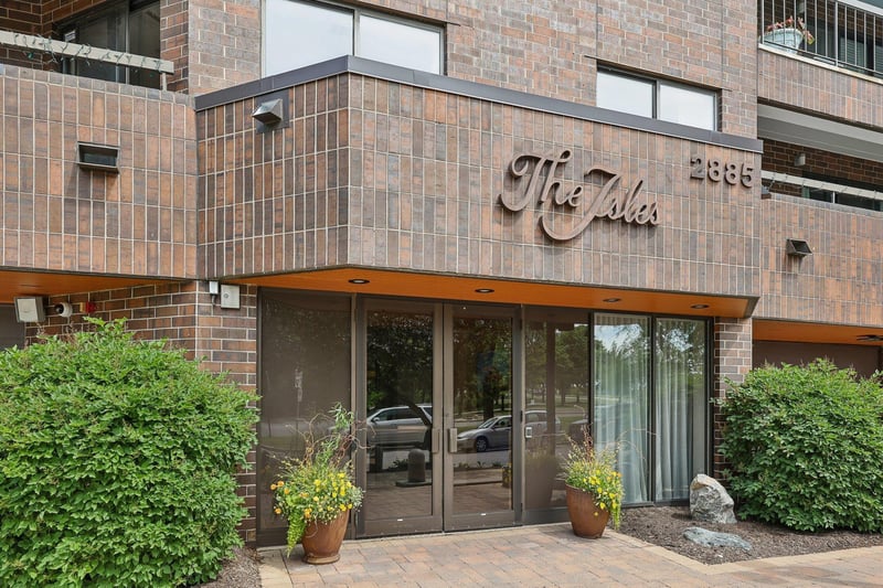 2885 Knox Ave S #707, Minneapolis, MN 55408