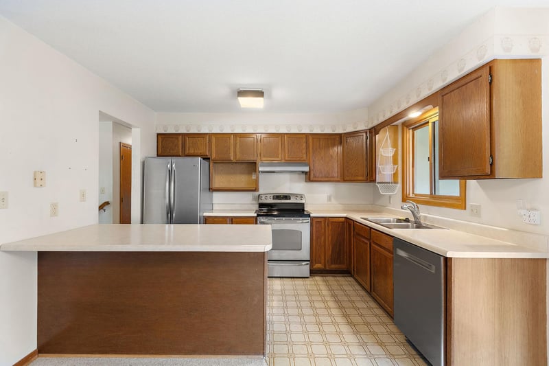 5612 Clearwater Rd NW, Rochester, MN 55901