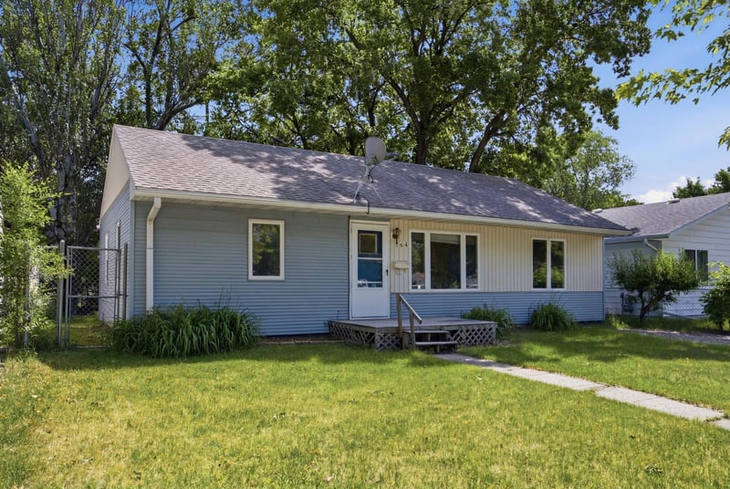 708 19th St N, Moorhead, MN 56560