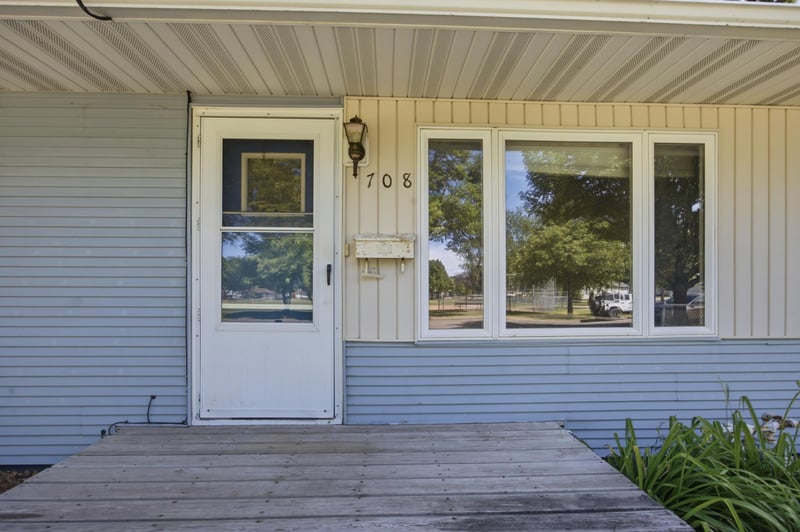 708 19th St N, Moorhead, MN 56560