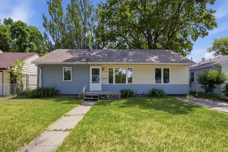 708 19th St N, Moorhead, MN 56560