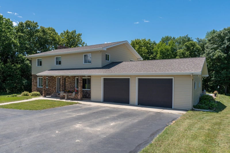 24100 577th Ln, Mankato, MN 56001
