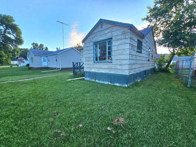 414 Crocker Ave S, Thief River Falls, MN 56701