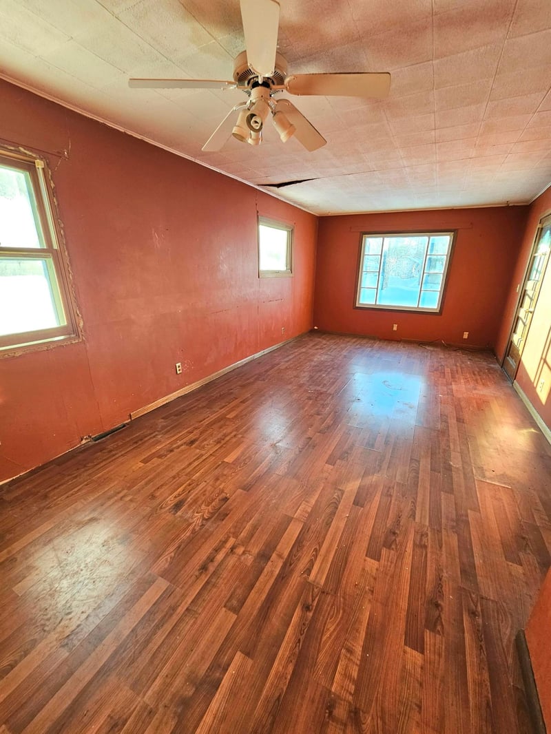 414 Crocker Ave S, Thief River Falls, MN 56701