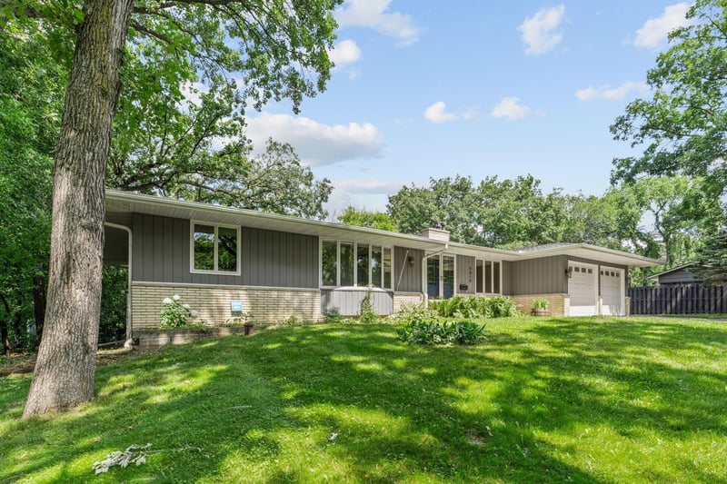 5010 Diane Dr, Minnetonka, MN 55343