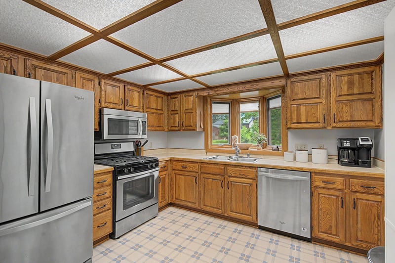 5309 Xenia Ave N, Crystal, MN 55429