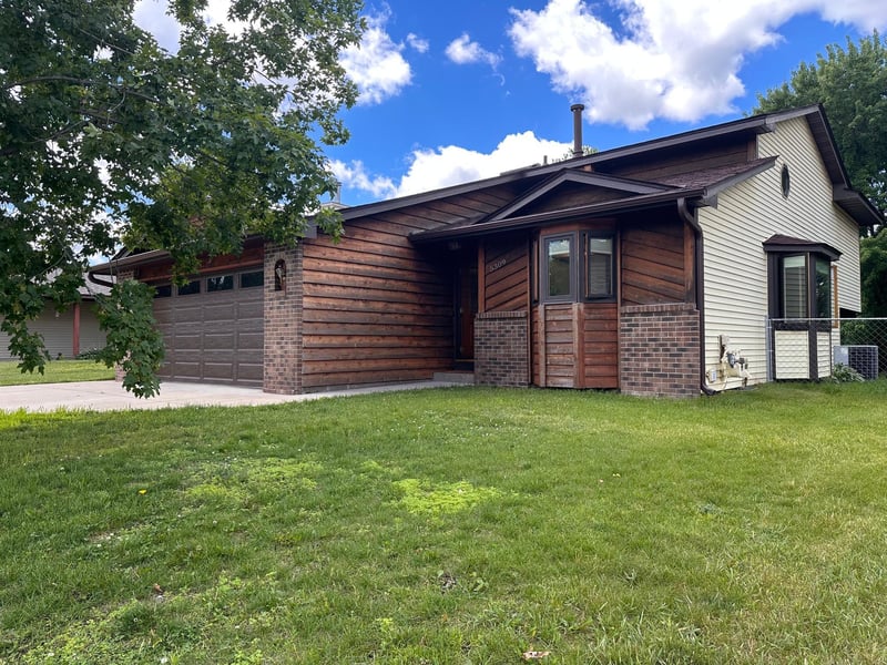 5309 Xenia Ave N, Crystal, MN 55429