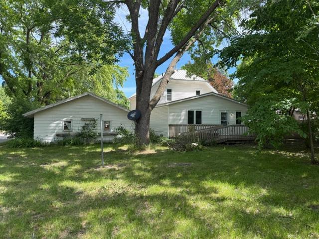 217 W Oak St, Osakis, MN 56360