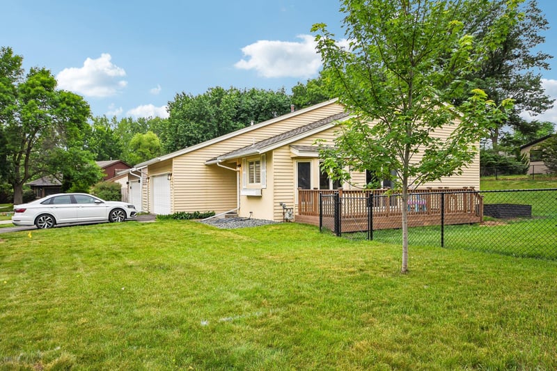 5595 Albert St, Shoreview, MN 55126