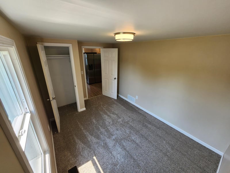 715 Commercial Ave N, Sandstone, MN 55072