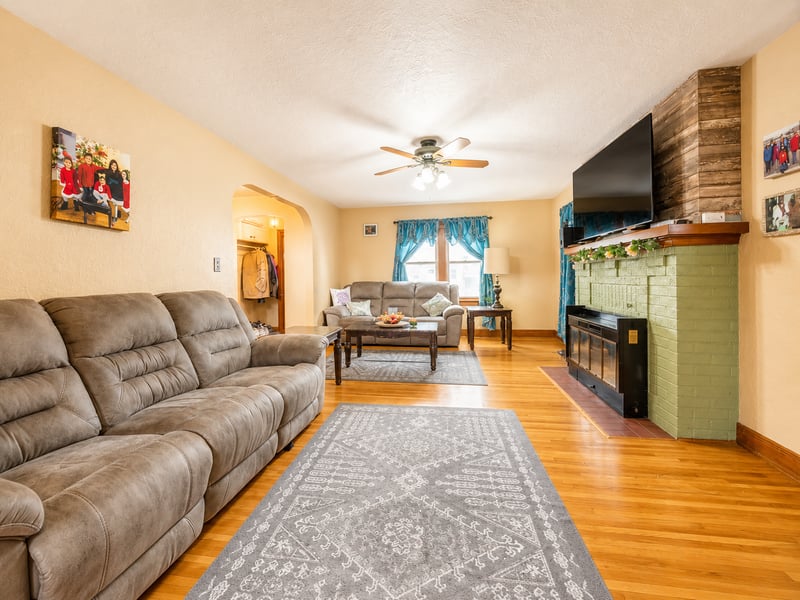 902 4th Ave SW, Austin, MN 55912