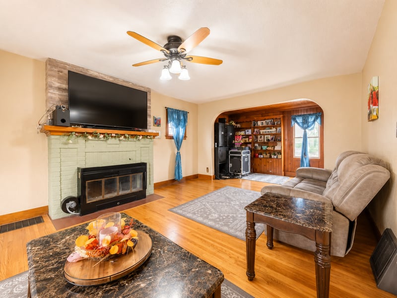 902 4th Ave SW, Austin, MN 55912