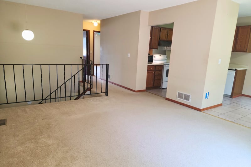 1504 Roundhouse Cir, Shakopee, MN 55379