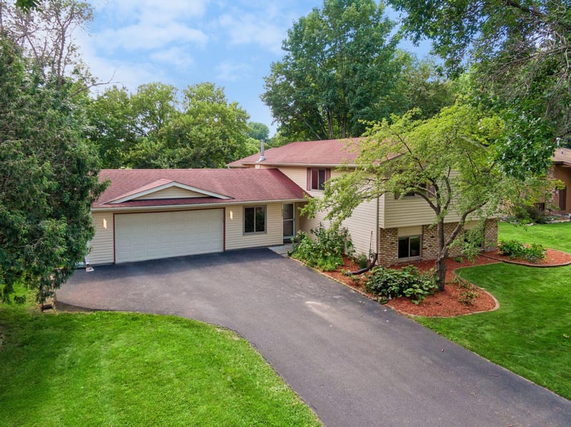 6527 Meadowlark Ln N, Maple Grove, MN 55369