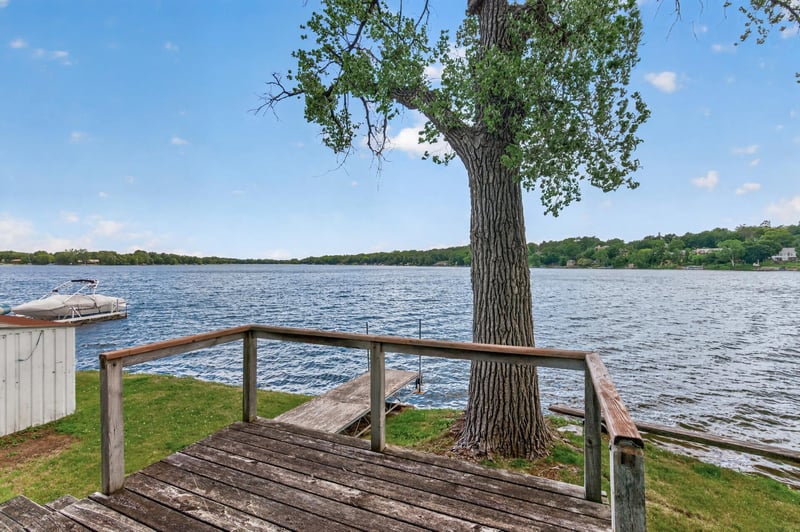 450 W Horseshoe Dr, Shoreview, MN 55126