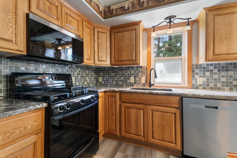 15 Vermillion St, Carlton, MN 55718