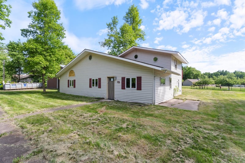 15 Vermillion St, Carlton, MN 55718