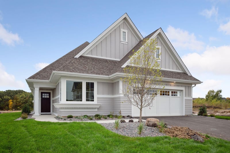 9084 Mills Ln, Chanhassen, MN 55317