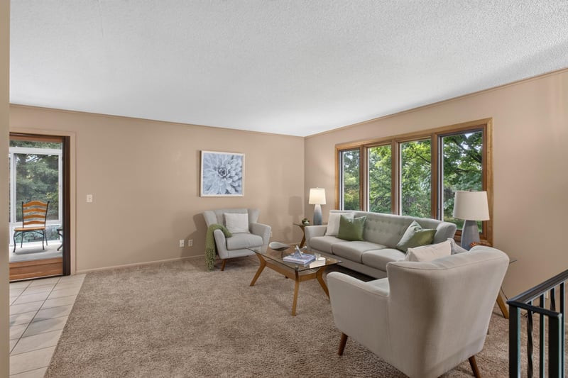 8432 W 100th St, Bloomington, MN 55438