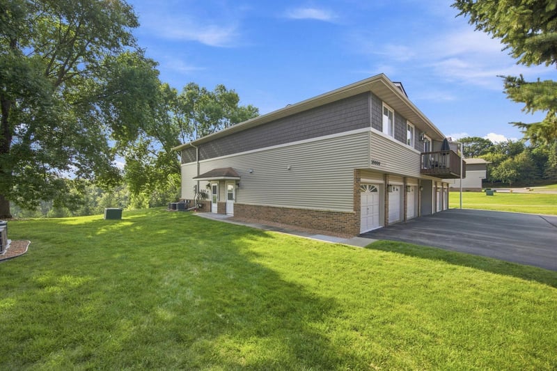 14000 44th Pl N #2, Plymouth, MN 55446