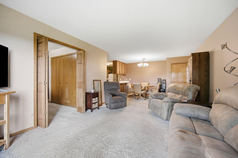 14000 44th Pl N #2, Plymouth, MN 55446