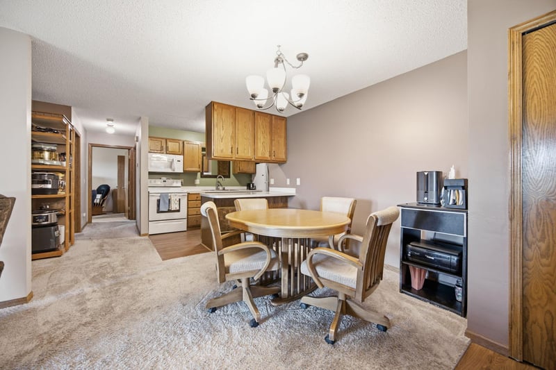 14000 44th Pl N #2, Plymouth, MN 55446