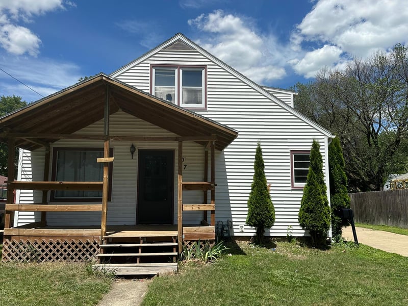 107 12th St NW, Rochester, MN 55901