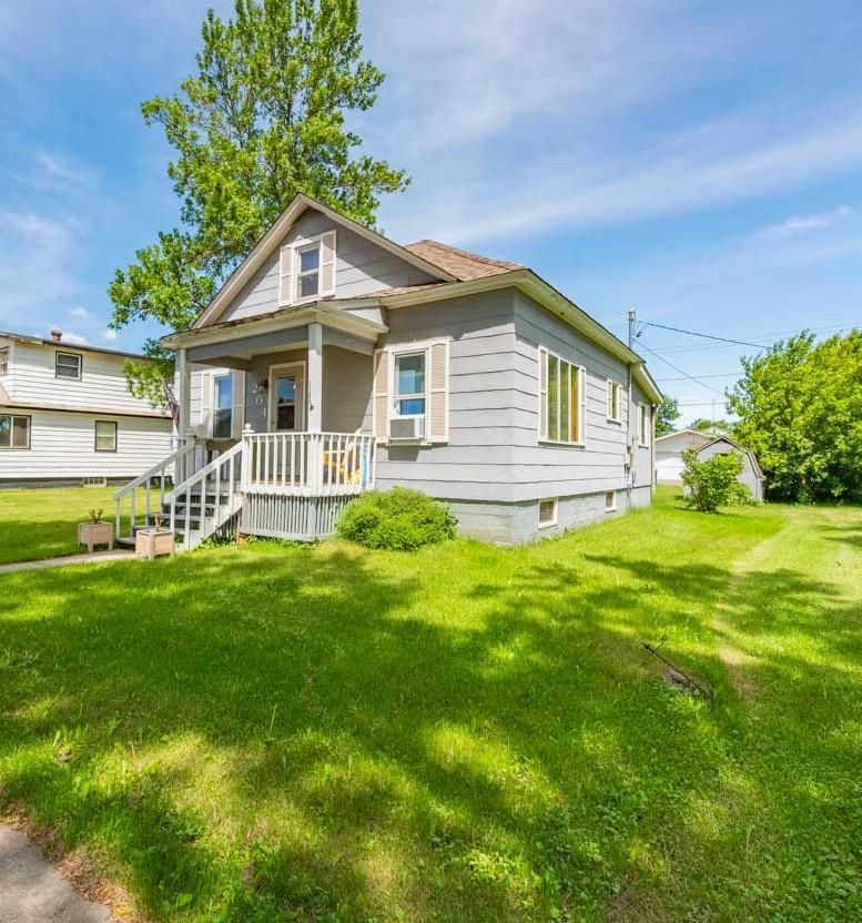 204 W 1st Ave, Keewatin, MN 55753